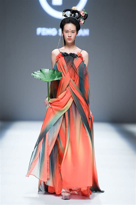 中国国际时装周2022S\S FENGSANSAN 冯三三高级定制发布会-服装设计管理-CFW服装设计网