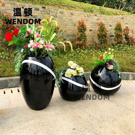 玻璃钢落地椭圆型花盆 - 深圳市温顿艺术家具有限公司