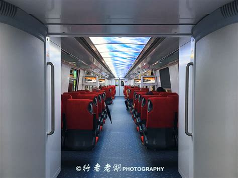 最快最美地铁去深圳机场 坐着地铁看大海看日落