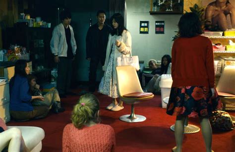 电影《拒绝定义》新预告公开 讲述风俗娘故事11月13日上映_3DM单机