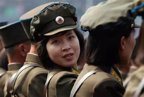 神秘的朝鲜女兵：美丽而又奋进的“金达莱”_手机新浪网