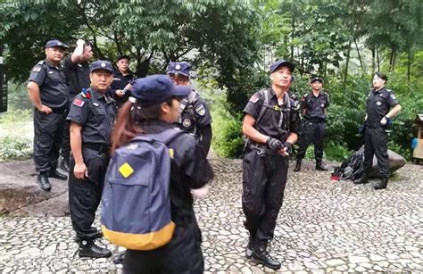 数名游客因暴雨被困浙东小九寨景区 警方、救援队紧急救援