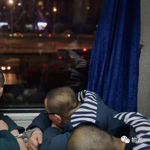 千里押运：绿皮火车上的“移动监狱”-搜狐大视野-搜狐新闻