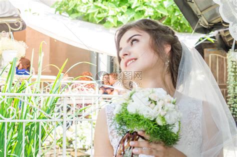 婚礼，新娘和新郎在婚礼当天合影婚纱写真美女高清摄影大图-千库网