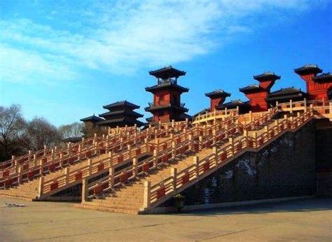 河北邯郸铜雀台：品三国故事，看古代台式建筑