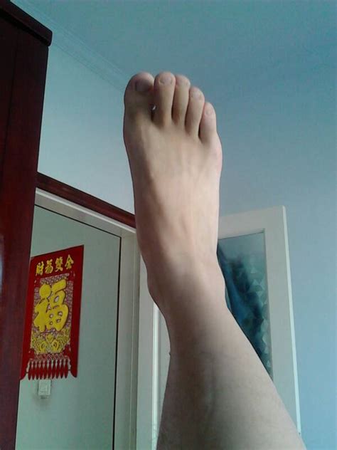 男生的脚丫子图片