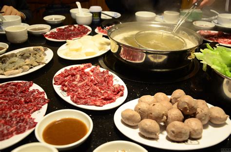 铁锅炖牛骨锅,中国菜系,食品餐饮,摄影素材,汇图网www.huitu.com
