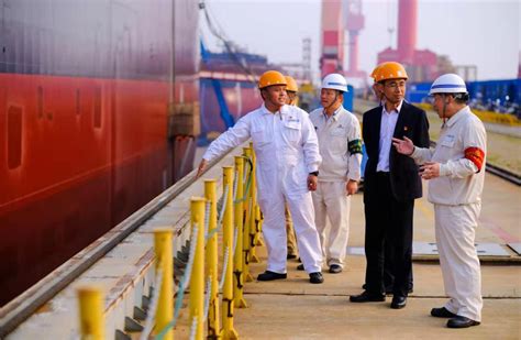 江苏南通：中国首座15万吨级浮船坞迎来投产30周年-人民图片网
