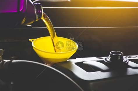酱油倒在地上怎么清洗干净 酱油倒在地上如何清洗干净_知秀网