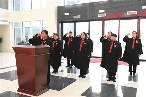 桃源法院举行新任命法律职务干部就职宪法宣誓仪式 - 看见湖南频道