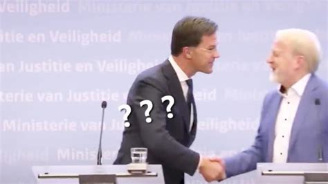 视频-荷兰首相呼吁大家别握手 结果转眼就忘 下一秒当场变“反面教材”_手机新浪网