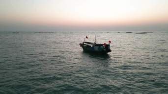 海南30艘渔船自组捕捞船队赴三沙渔场作业-中新网