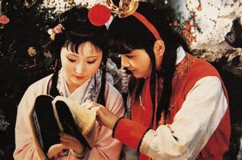 从《红楼梦》里的戏曲元素，看曹雪芹对林黛玉和薛宝钗的角色塑造__凤凰网