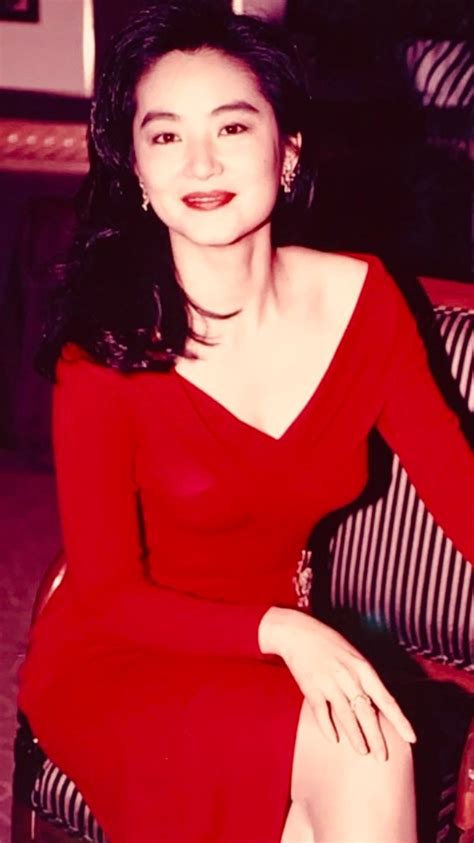 林青霞30年前旧照曝光，长发红裙性感妩媚，那时的她正值颜值巅峰_凤凰网