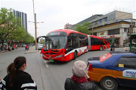 这个城市，首辆自动驾驶公交车正式“上路”，可免费试乘_澎湃号·媒体_澎湃新闻-The Paper