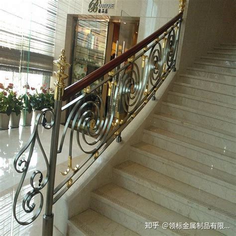 不锈钢楼梯扶手图片和实木楼梯扶手图片-中国木业网