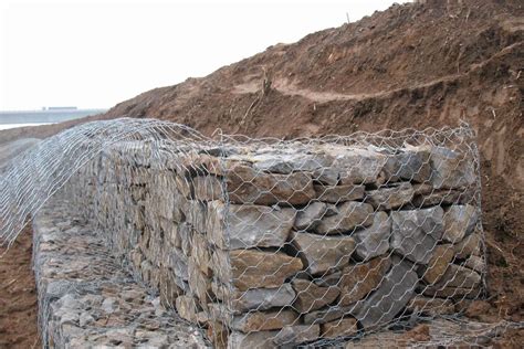 石笼网是一种性价比远超砌石体结构的新型材料
