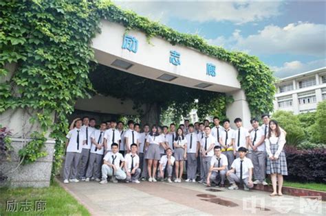 武汉东湖学院分数线，是几本学费多少宿舍条件