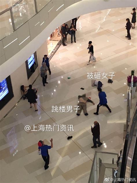 上海环贸一男子跳楼身亡 砸伤楼下两名女子_凤凰资讯