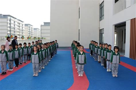 南师大溧阳实验小学举行一年级队形队列展示活动