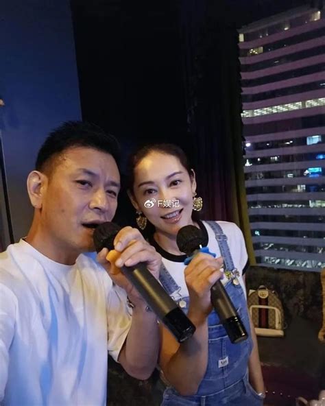 杨怡和老公一同庆生 素颜出镜一脸幸福_凤凰网