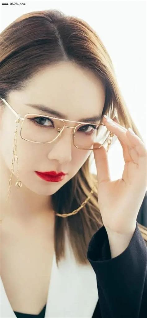 戚薇头像甜美女生动漫