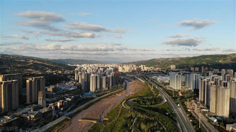 王振宇: 打造天水渭河流域绿色生态线、黄金经济带、魅力文旅区__凤凰网