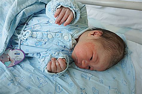 刚出生的宝宝图片_刚出生的宝宝图片大全_刚出生的宝宝图片下载
