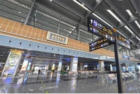 开通首日打卡北京丰台站，设计师、建设者和铁路迷这样说__财经头条