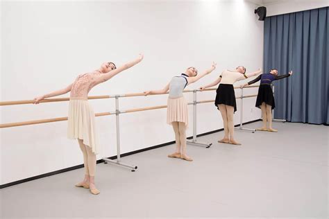 直播录像丨上海芭蕾舞团与您“艺起前行”：《绽放》_上直播_澎湃新闻-The Paper
