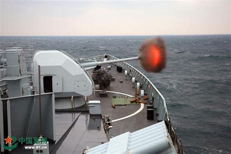 当代广西网 -- 中国海军舰艇编队南海实弹演练