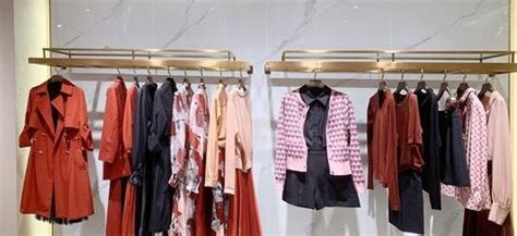 女装专卖店装修效果图-郑州富有世纪装饰促销活动
