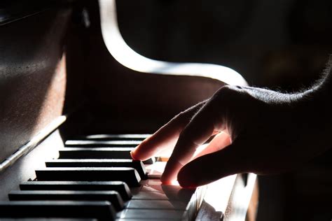 成都钢琴培训学校_哪些因素会影响演奏速度 - 成都新亚艺考培训学校