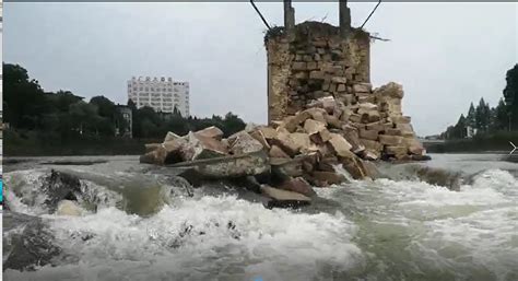 又双叒涨！广西柳州市区将再迎83米洪峰！红光桥底两辆车被泡三回了