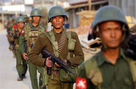果敢同盟军与缅甸政府军对峙，缅甸边民大量外逃中国