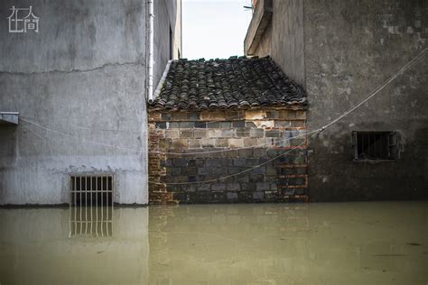 法国遭遇洪水已致6人遇难，多处房屋路段损毁_凤凰网视频_凤凰网