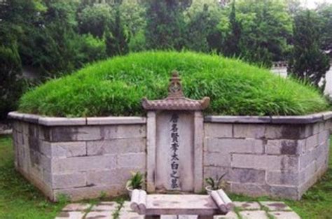 直击“诗仙李白”墓地，图2牌坊的字亮眼，图4李白之墓