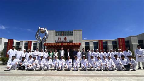学院领导赴西藏自治区山南市人民医院为实习生送岗