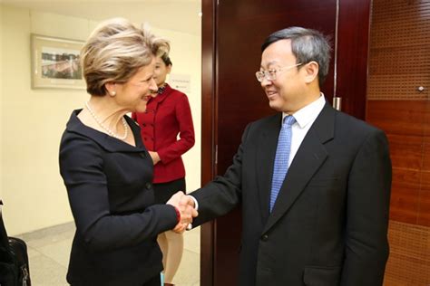 4月8日，王受文副部长在京会见瑞士国务秘书、经济总局局长茵艾辛
