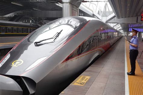 “复兴号”高铁给了中国新能源汽车弯道超车的榜样-新浪汽车