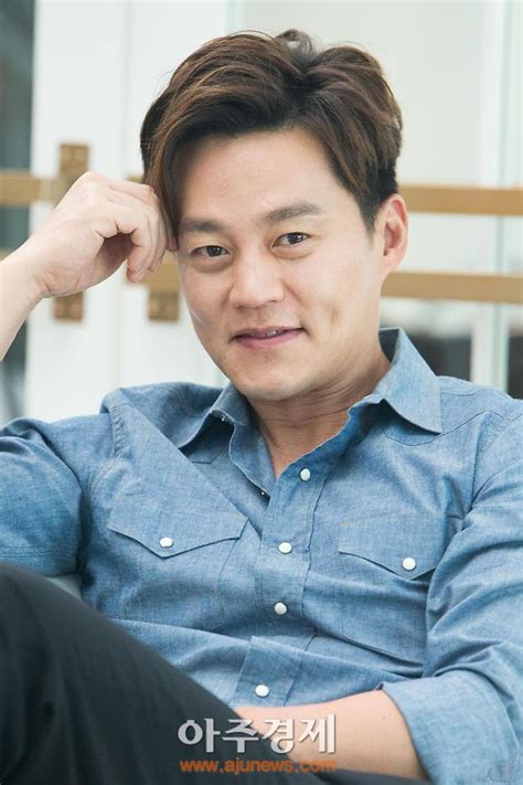 Lee Seo Jin For May 1st Look | Couch Kimchi