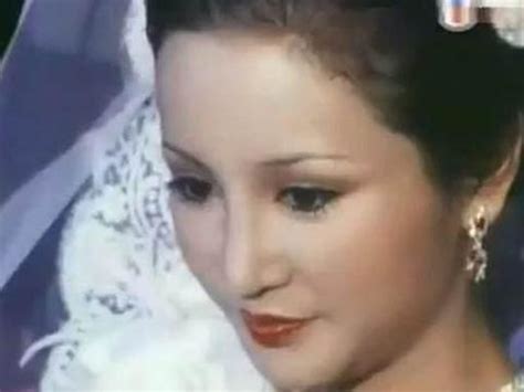同为80年代女神，关之琳张曼玉钟楚红都老了，唯独她活成18岁