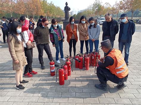 学习消防知识 体验逆行不易- 校园新闻- 常州市正衡中学