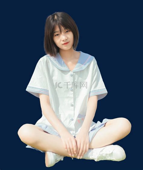 非主流盘腿女生头像