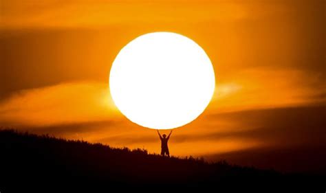 观察太阳一天的变化图,太阳一天的变化图,画出太阳一天的位置_大山谷图库