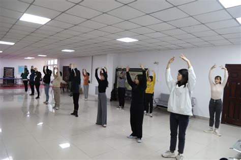 古典舞基训教学：腰部的训练及要求 - Powered by Chinadance.cn!