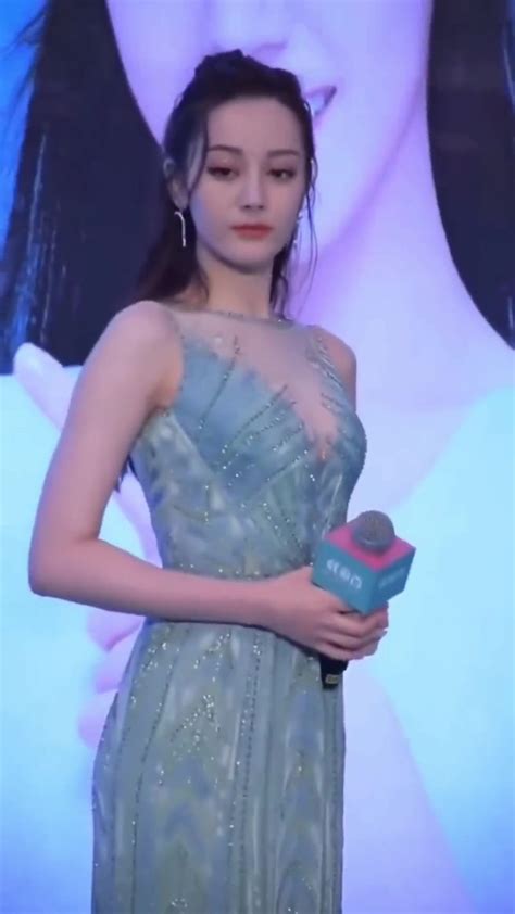 迪丽热巴的脚图片