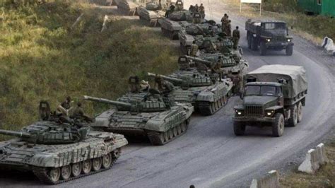 乌防长：俄军动员50万人最快2月24日进攻_凤凰网