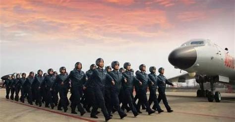展望中国空军未来发展方向，这一关键词尤为重要！_凤凰网视频_凤凰网