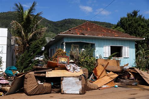 巴西洪灾泥石流已造成809人死亡_新闻中心_新浪网